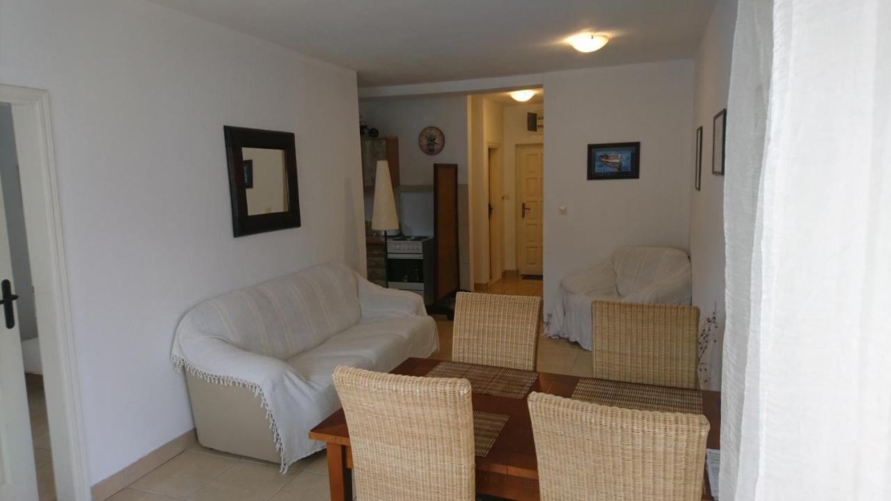 Apartment Seaside And Kotor