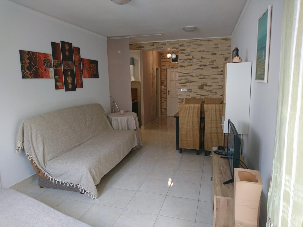 Seaside And Apartment *